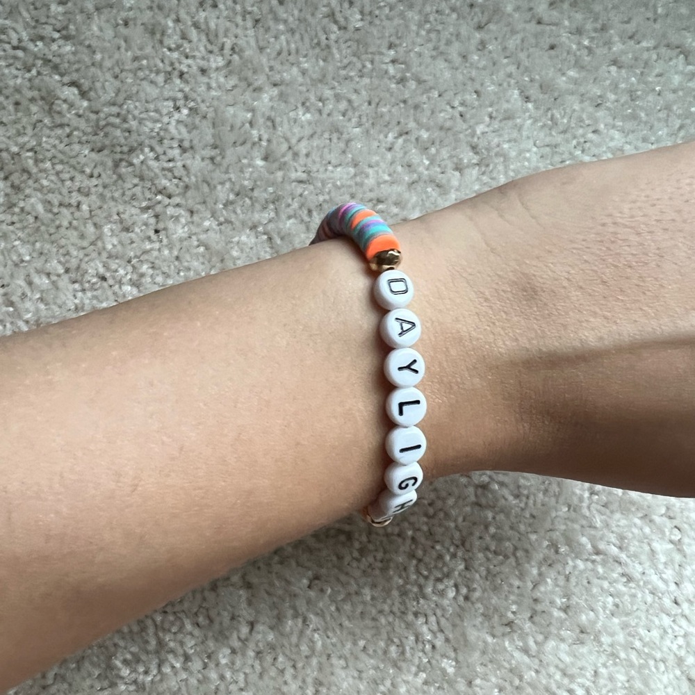 TAYLOR SWIFT | “Daylight” Inspired Friendship Bracelet